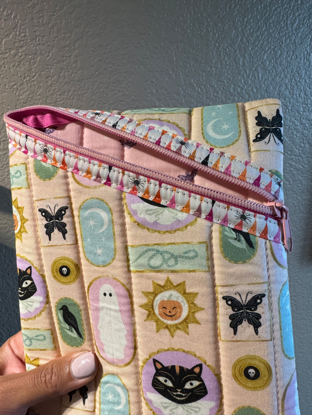 Spooky Gallery Kindle/E-Reader Case